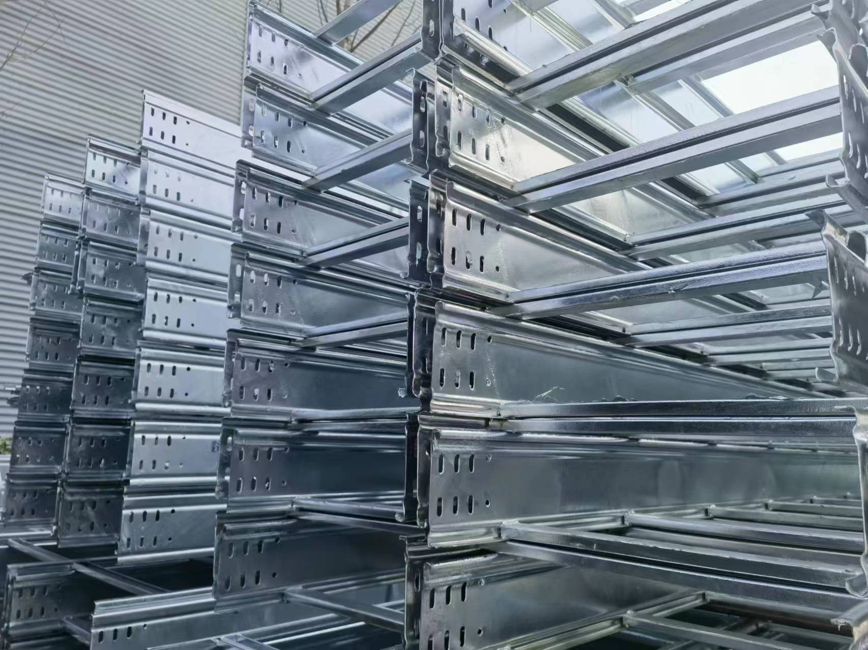 <b>熱浸鋅橋架</b>