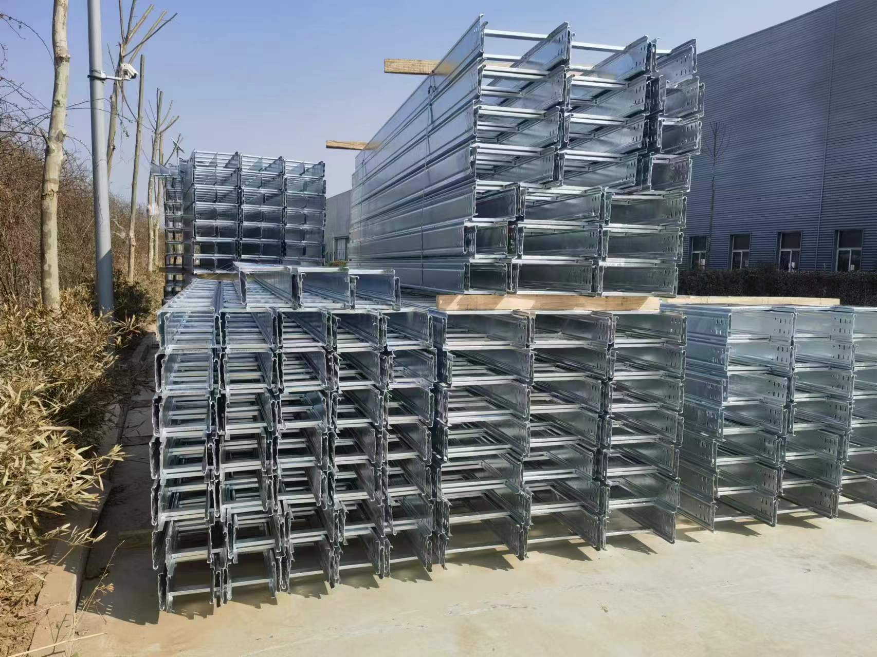 <b>熱浸鋅橋架</b>