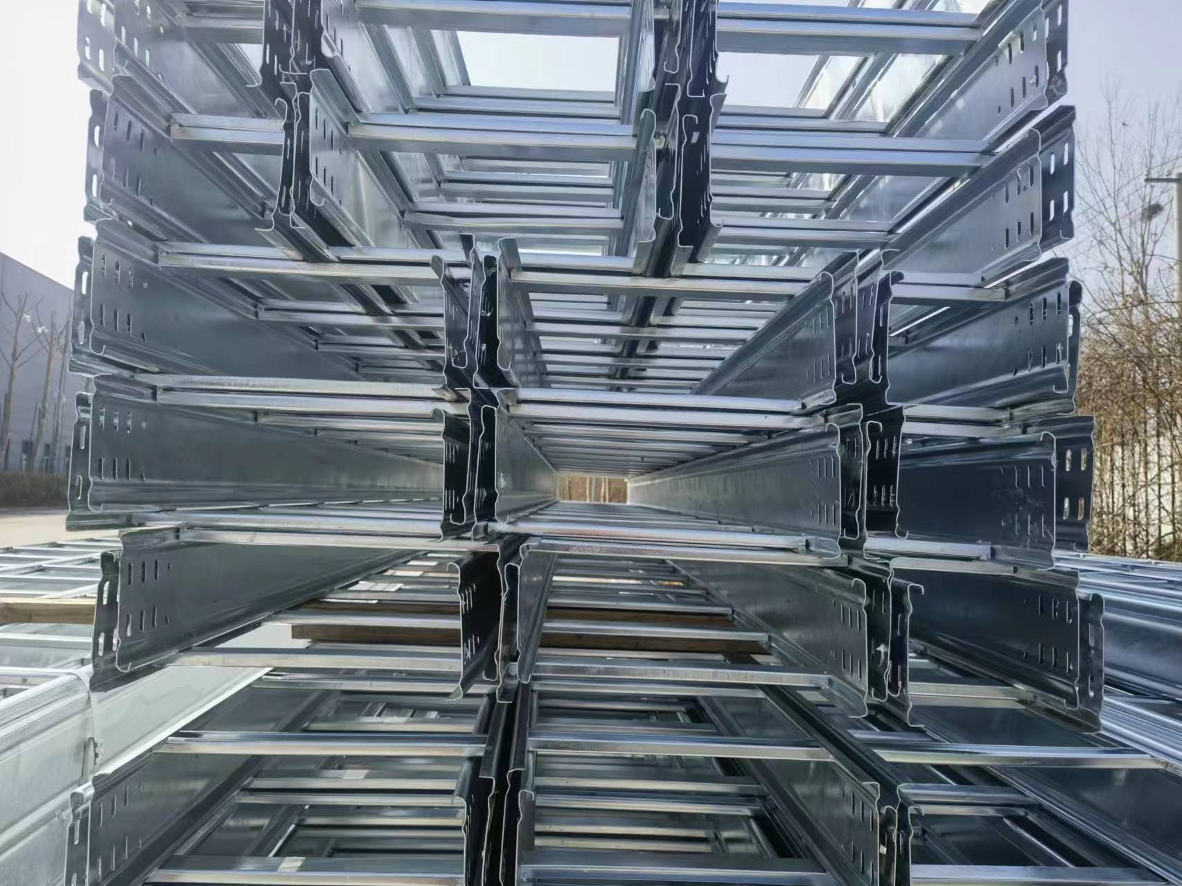 <b>熱浸鋅橋架</b>