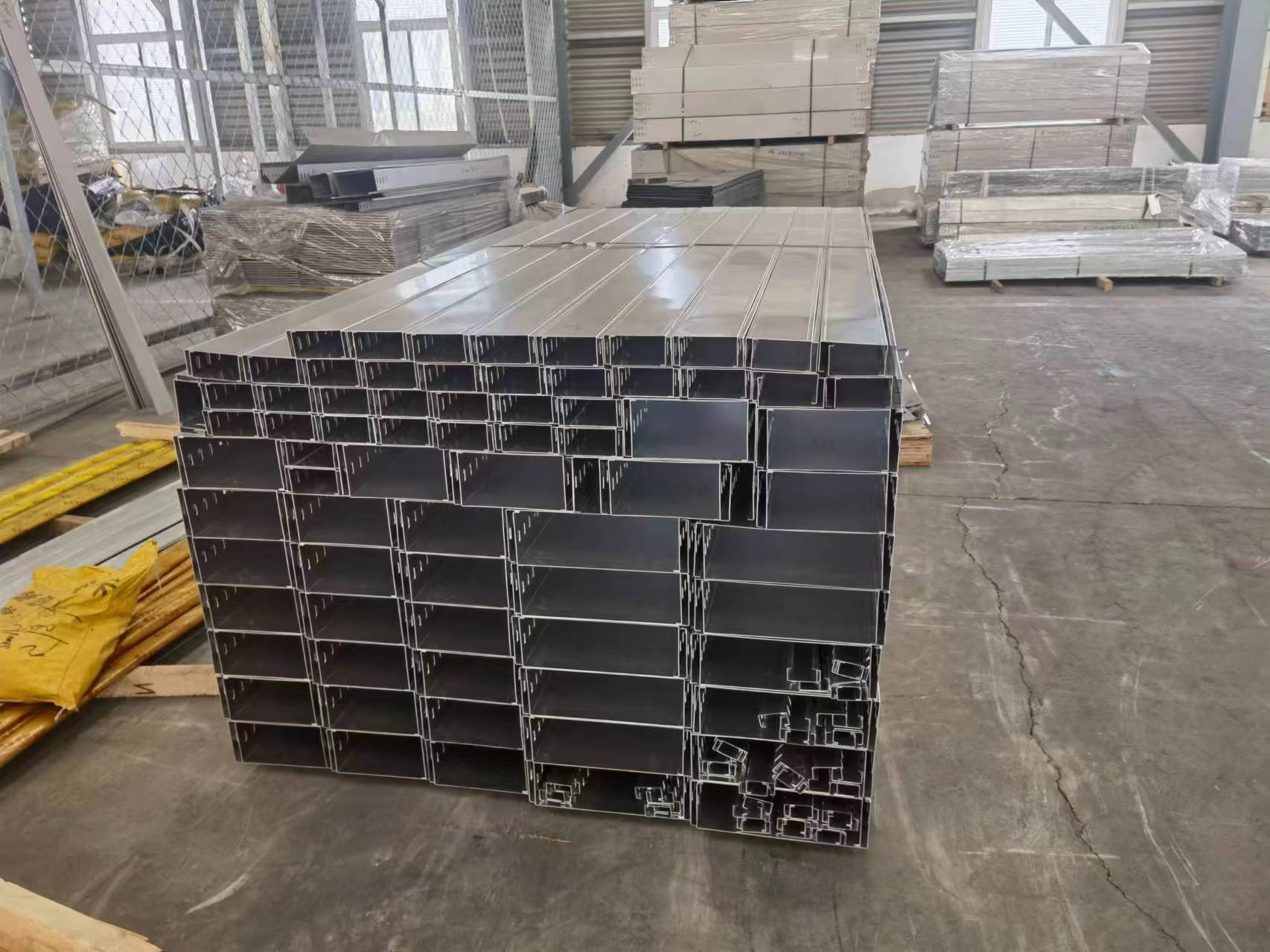 <b>鋁合金橋架</b>